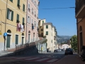 Ulice Via G. Biancheri ve staré Ventimiglii.