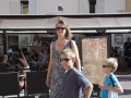 Ráno je zde tržiště, odpoledne vše uklidí a přemění na zahrádky kaváren a restaurací - Cours Saleya.