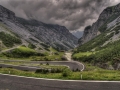 První nastoupané kilometry a nádherné scenérie směrem dolů (HDR).