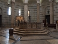 Vevnitř baptisteria