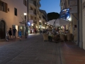 Večer ožívá centrum městečka