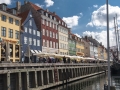 Jedna z nejhezčích ulic Nyhavn v Kodani s kanálem uprostřed