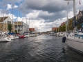 Plavba kanálem kolem ulice Overgaden Oven Vandet