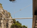 Přesun různých materiálů na stavbě pomocí helikoptéry