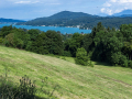 Uchvatny pohled na jezero Worthersee